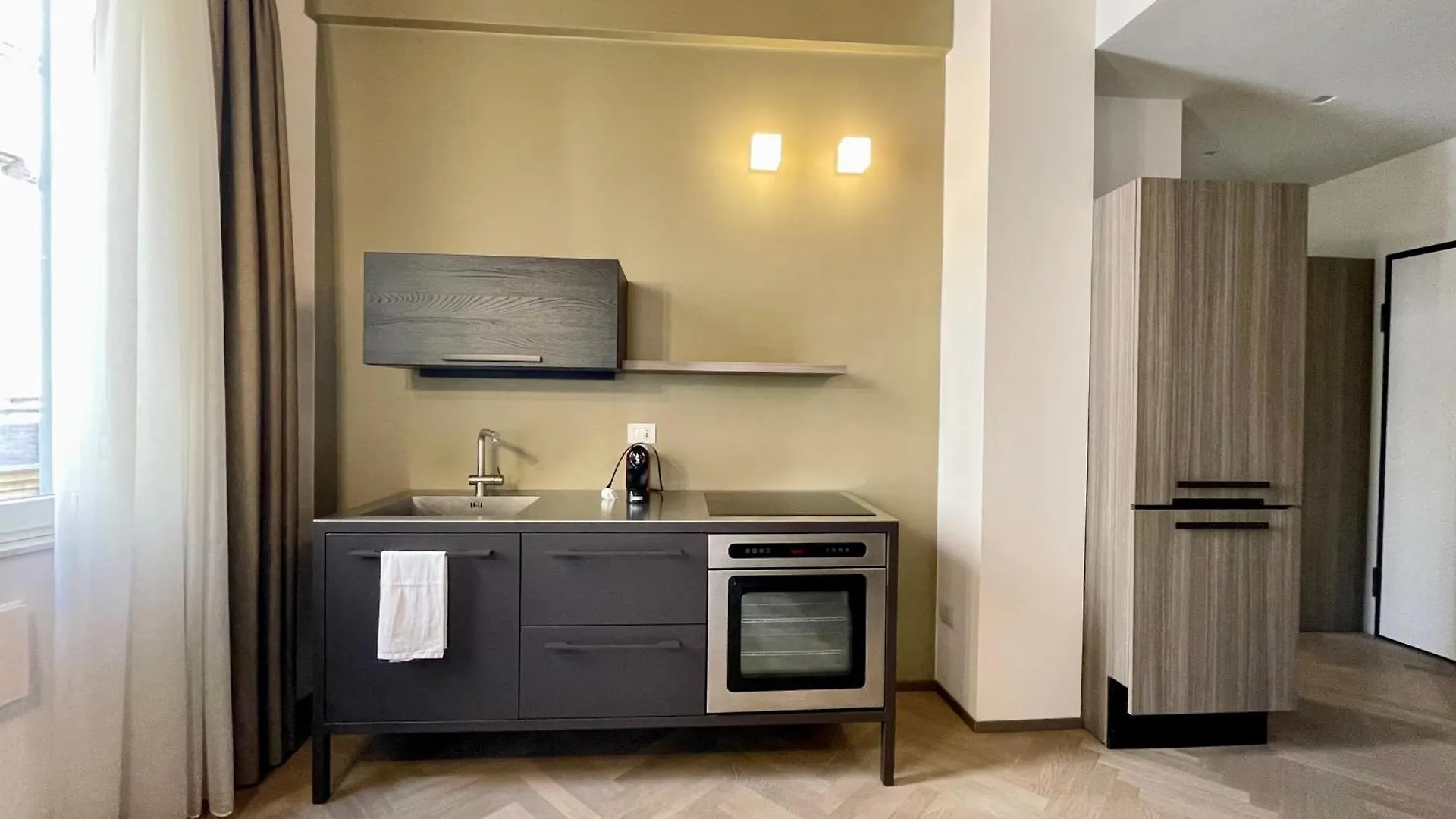 Saragozza Suite 3 Intero Appartamento In Centro Storico Wifi E Parcheggio Gratuito Modena 0*,